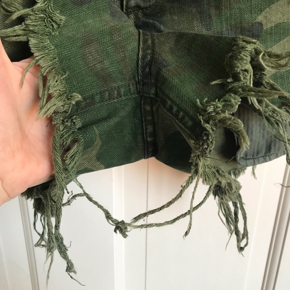 Free People Commander Cutoff Camo Shorts Khaki - Picture 10 of 14